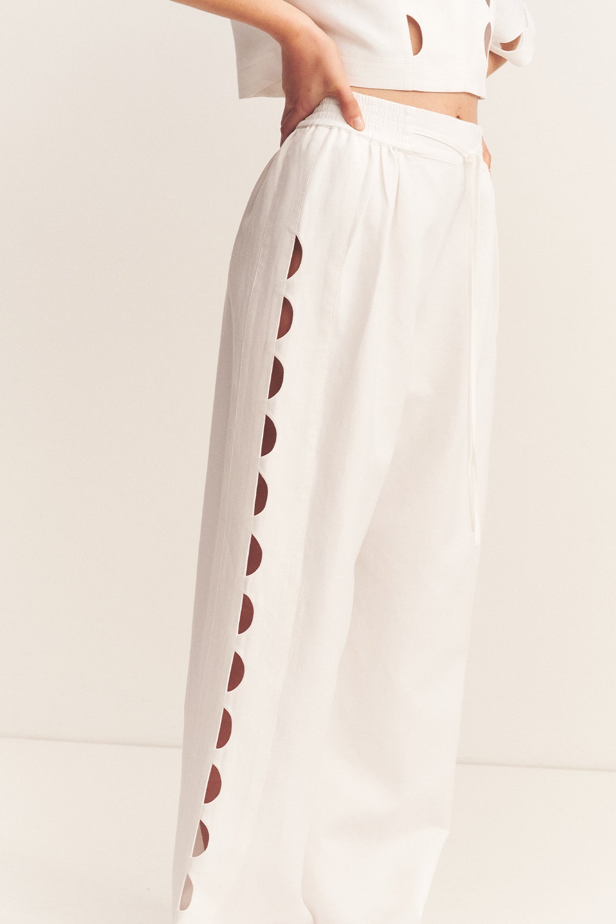 BIRDIE SCALLOP PANT - IVORY